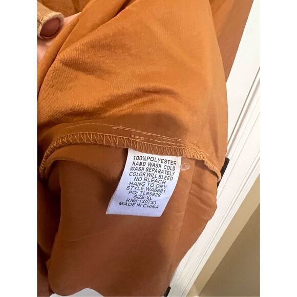 New Umgee Gold Brown Blouse with ruched sleeve detail, Button down front - Picture 3 of 7